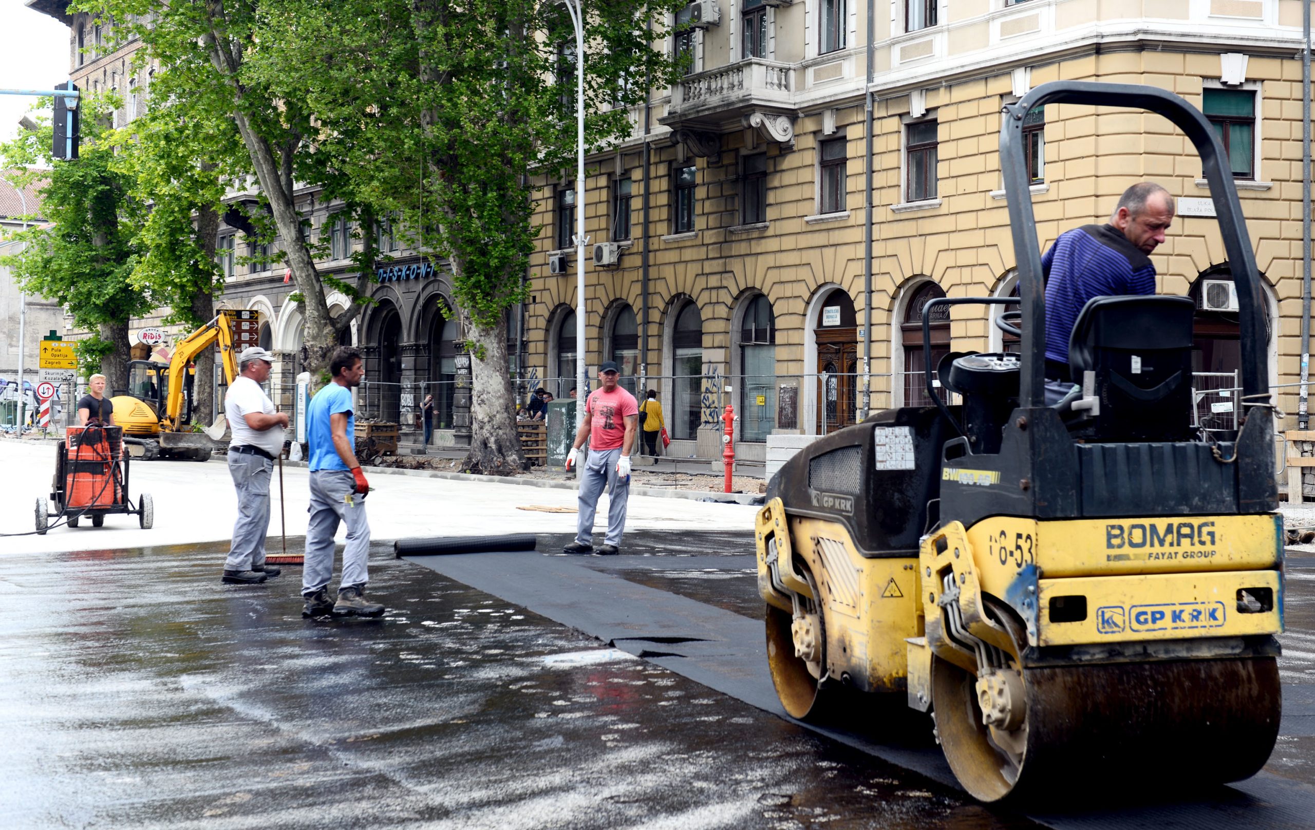 Pola E Se Prvi Sloj Asfalta U Kre Imirovoj Ali Radovi Na Kompletnoj