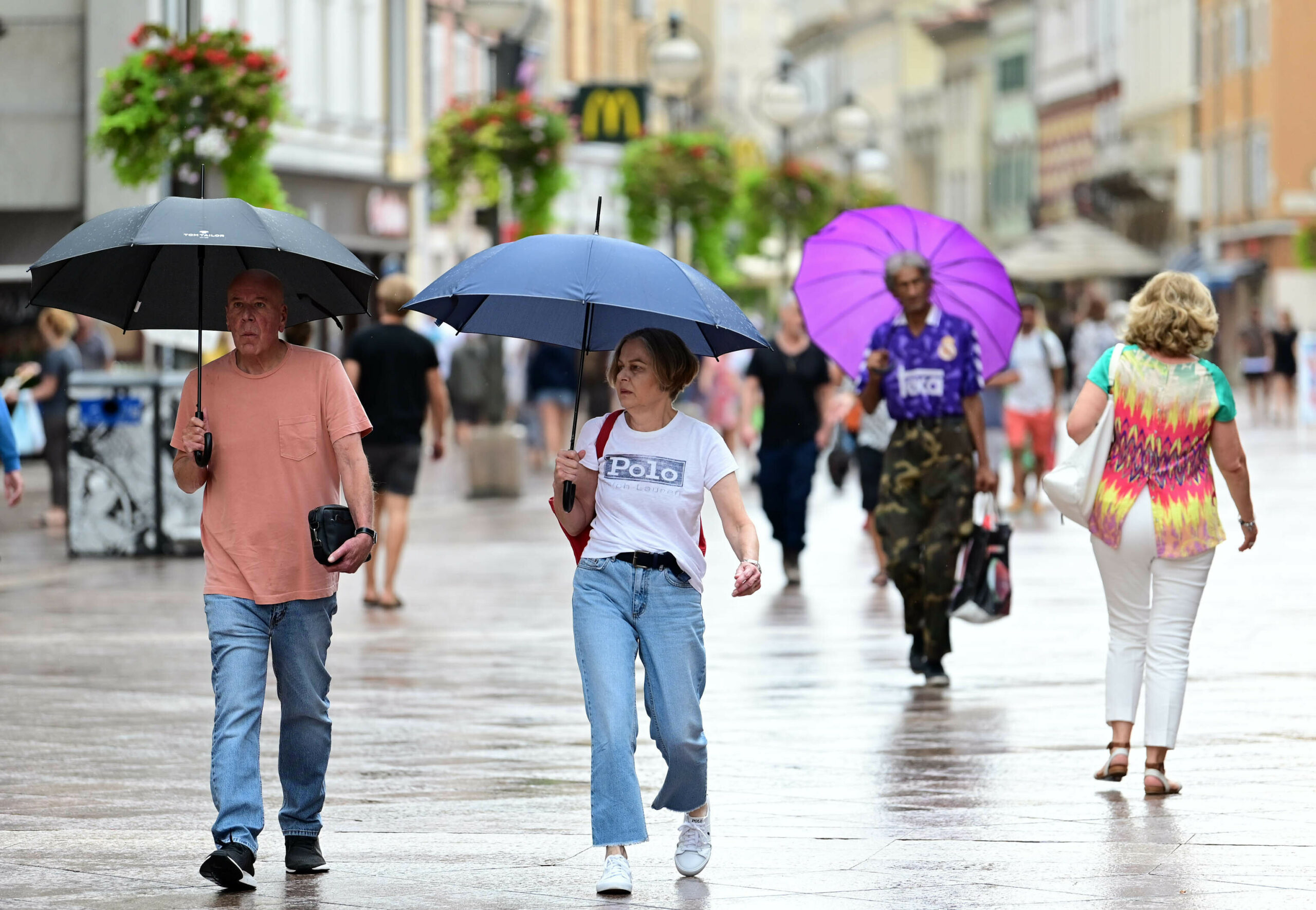 Na Sjeverni Jadran Dolazi Osvje Enje Pljuskovi I Grmljavina Bit E