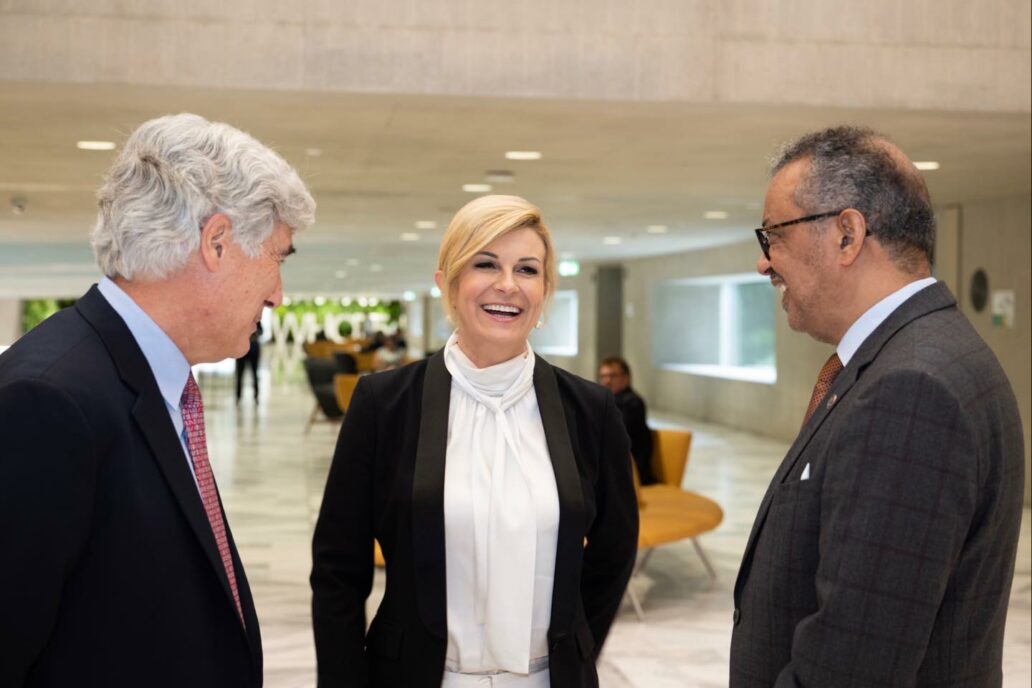 Kolinda Ima Novi Va An Posao Do Ekali Su Ju Odu Evljeno Bila Je