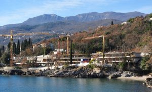 Hotel Giorgio II u izgradnji - Ičići će do ljeta dobiti veliki hotel s pogledom na Kvarnerski zaljev / Foto Marin ANIČIĆ