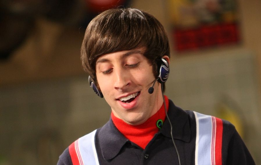 simon-helberg-howard-wolowitz-mu-donio-novac-i-slavu-ali-i-ulogu-u