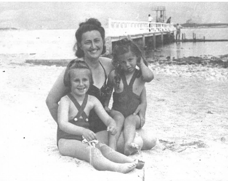 Majka Radmila, sestra Ivana i Branka