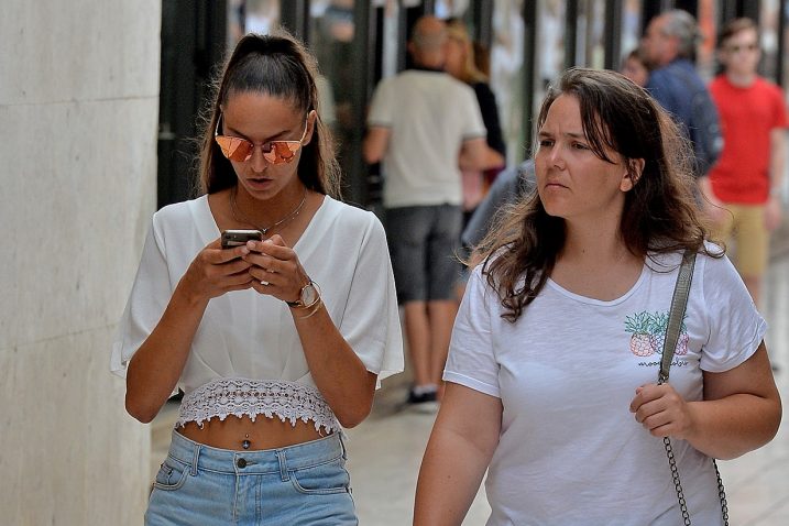 Bez turista pada zarada i telekomima / Foto Arhiva NL