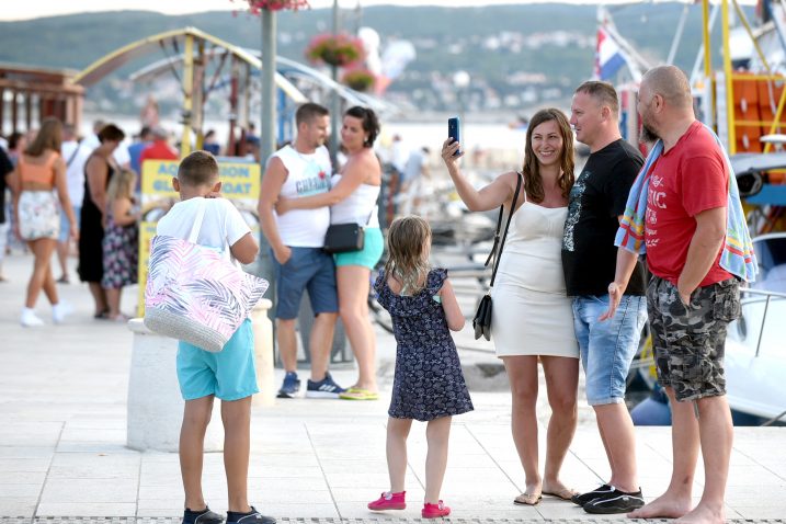 Gosti iz svih dijelova Hrvatske, ali i ostatka Europe, oživjeli crikveničke ulice / Snimio Marko GRACIN