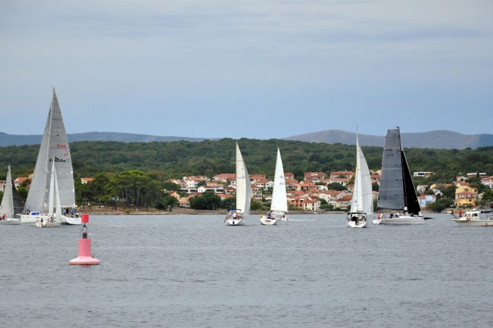 Regata ispred Malinske u objektivu našeg novinara Mladena Trinajstića