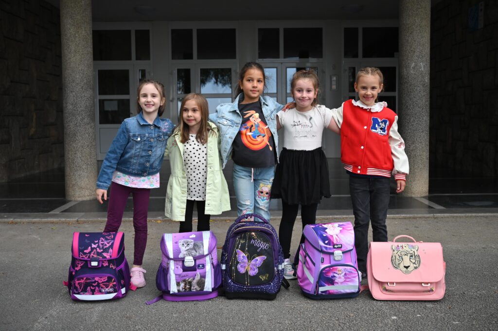 Anna Honović, Roberta Bukarica, Mara Novaković, Lara Škundrić i Eva Šimić / Snimio Mateo LEVAK