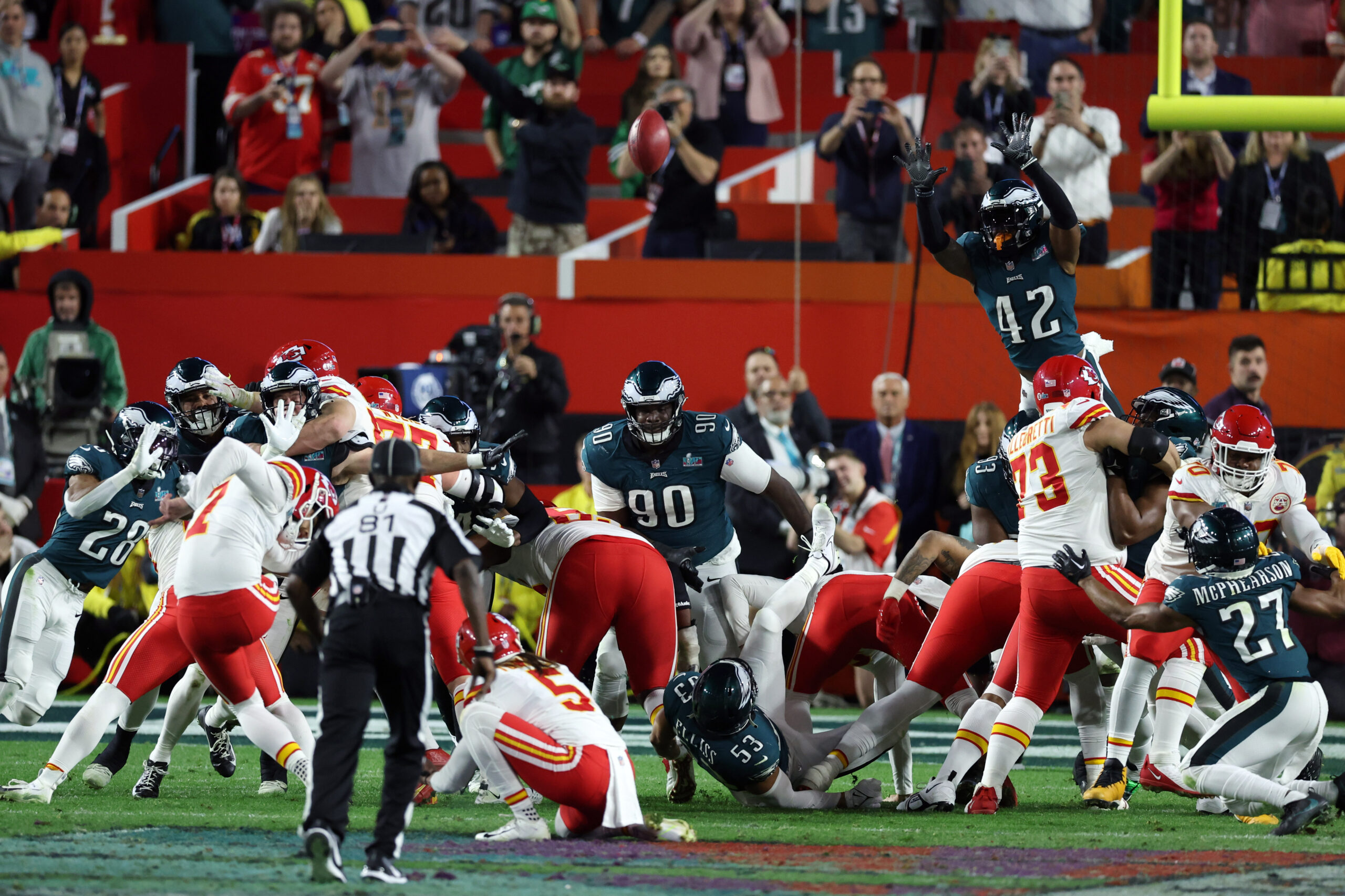 Super Bowl magic: Mahomes, Chiefs beat Eagles 38-35 - The San Diego  Union-Tribune