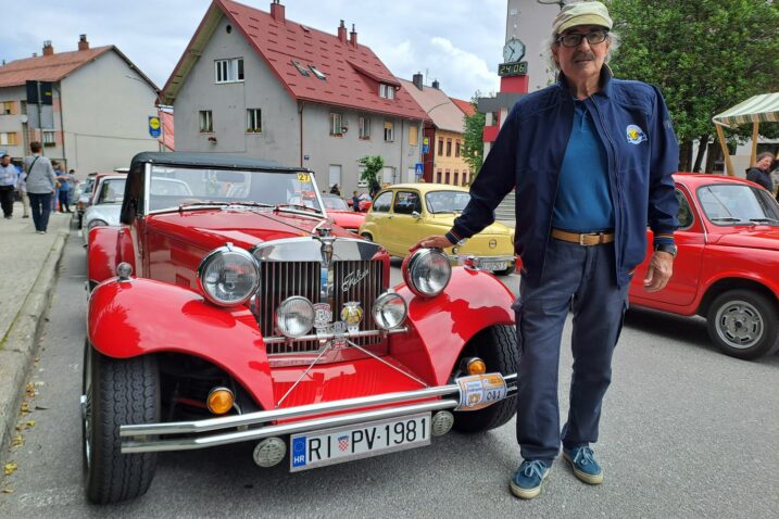 Sergio Vosilla i njegov crveni ljubimac / Foto Danijela Mihelčić