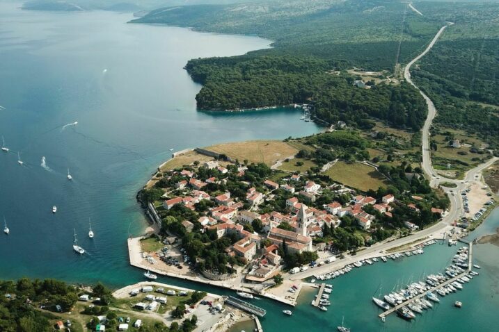 Uz plaže i prirodne ljepote turisti mogu uživati u bogatoj kulturnoj baštini otoka, Foto: Joshua Cirjak