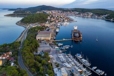 Foto Brodogradilište Lošinj