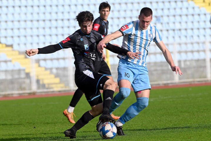 Anton Baltazar Bogolin u duelu s Porečaninom Igorom Lepinjicom/Foto M. GRACIN