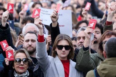 S jednog od beogradskih prosvjeda protiv izborne krađe / Foto Reuters