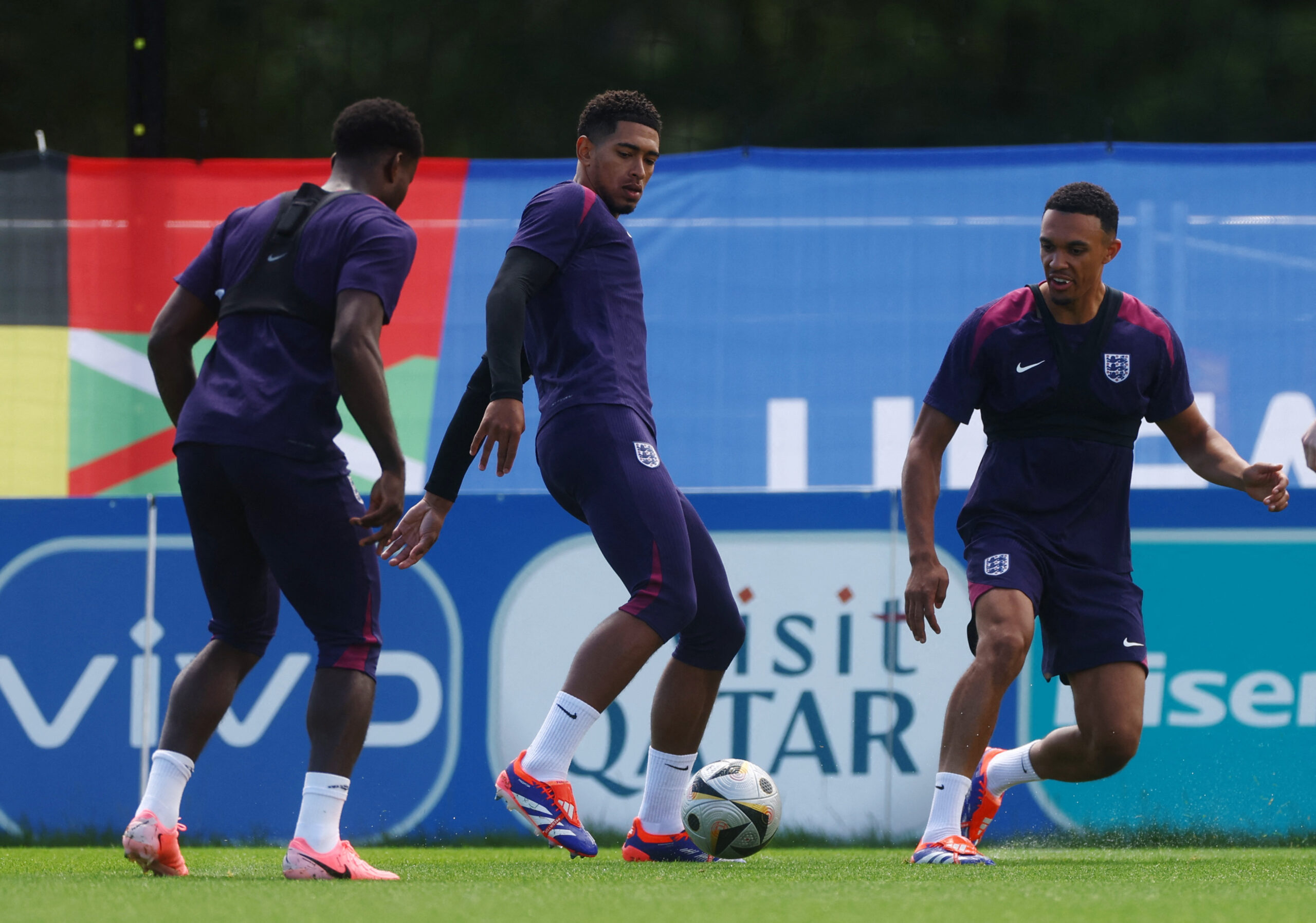 Jude Bellingham i Trent Alexander-Arnold/Foto REUTERS