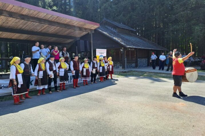 Nastup KUD-a Jesenice / Foto Danijela Mihelčić