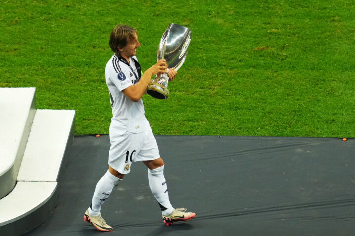 Luka Modrić s 27. trofejom/Foto REUTERS