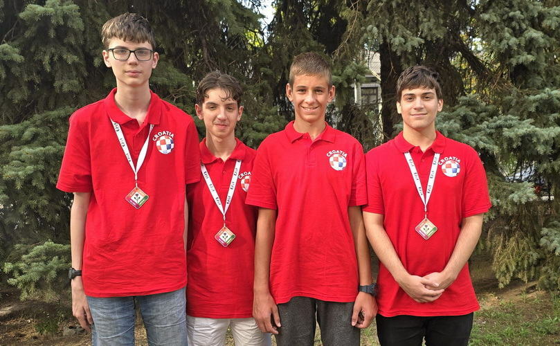 Hrvatska juniorska informatička reprezentacija - Ivo Pavičić, Borna Gudac, Nikola Vlašić i Luka Rančić / Foto HSI