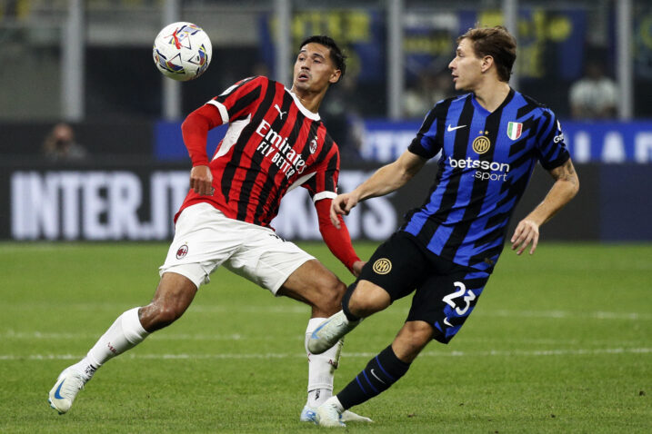 Tijjani Reijnders (Milan) i Nicolo Barella (Inter)/Foto REUTERS