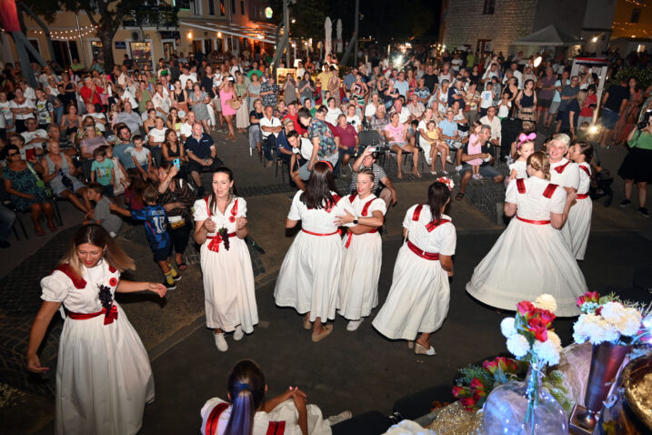 Ružica Vinodola bila je najatraktivnija ljetna priredba u Novom Vinodolskom / Foto M. ĐEKIĆ