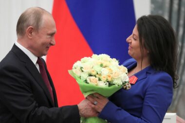 Vladimir Putin sa šeficom RT-a Margaritom Simonyan / Foto Reuters