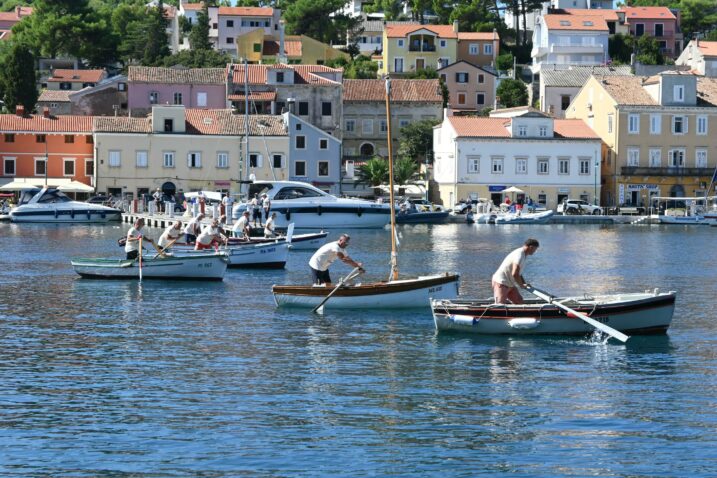 Regata se održava na temelju fotografija iz XIX. stoljeća / Foto B. PURIĆ