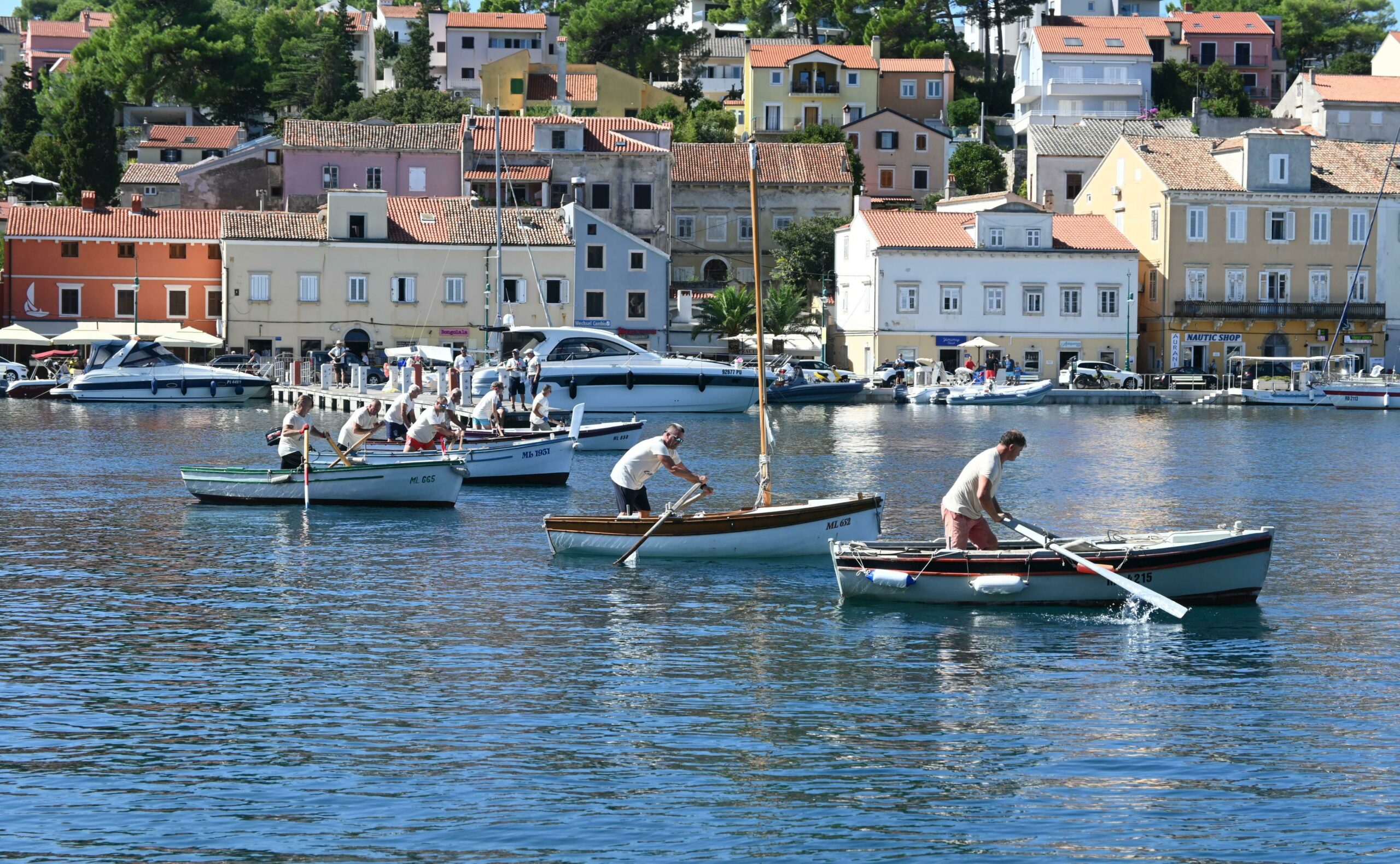 Regata se održava na temelju fotografija iz XIX. stoljeća / Foto B. PURIĆ