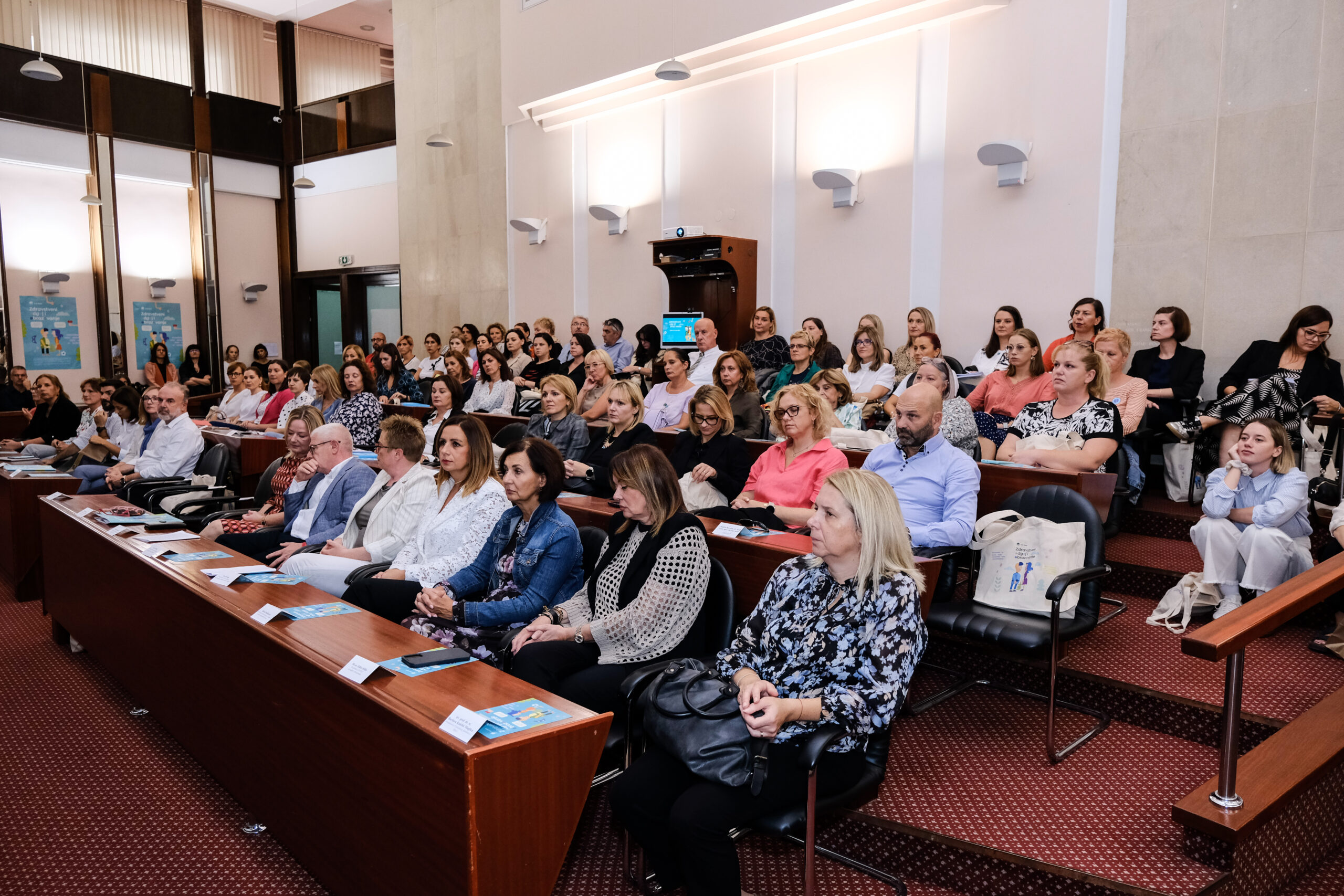 Velik interes za zdravstveni odgoj - predstavljanje priručnika održano je u punoj gradskoj vijećnici / Foto N. BLAGOJEVIĆ