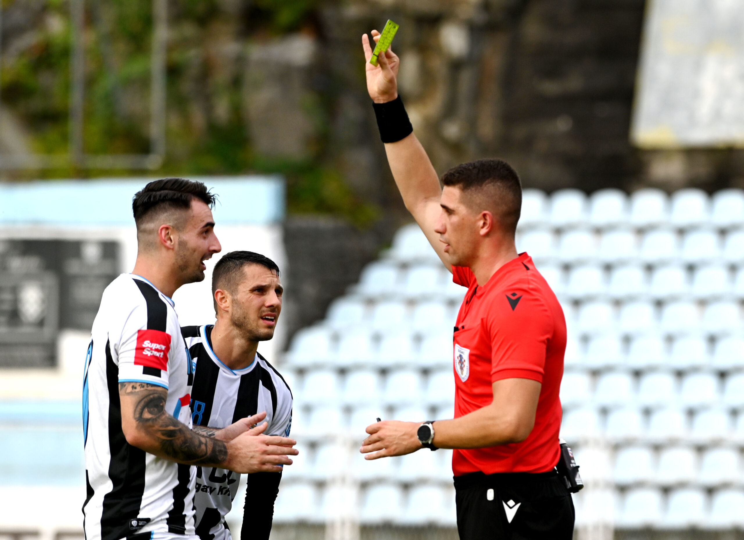 David Žabec i Marin Grujević uzalud su protestirali koc sudac Renata Lacića/Foto V. KARUZA