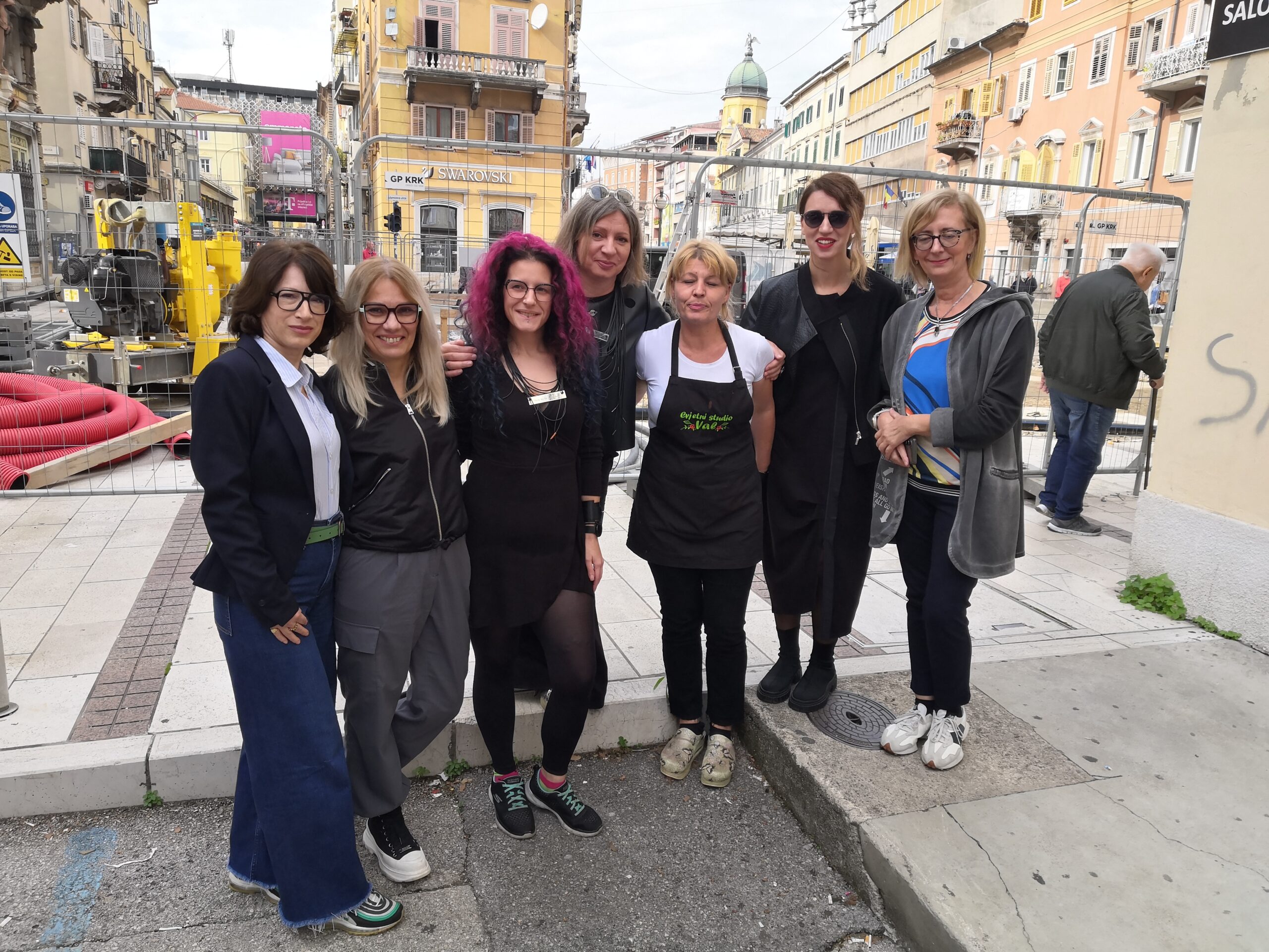 Ovako više ne može - Barbara Grabušić, Brankica Bačić, Maja Prodanović, Đulijana Knapić, Ivana Kutnjak, Paula Knapić i Edita Salihi / Foto V. MRVOŠ