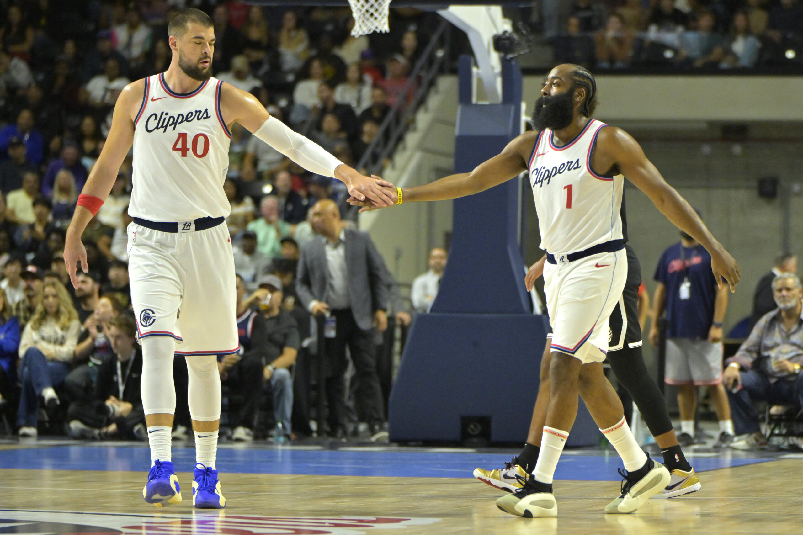 Ivica Zubac i James Harden/Foto REUTERS