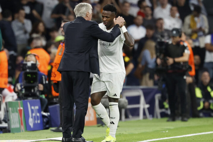 Carlo Ancelotti i Vinicius Junior/Foto REUTERS