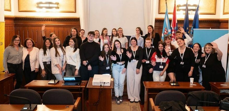 Dan akcije u Gradskoj vijećnici u Opatiji - sudjelovali su srednjoškolci iz 4 opatijske srednje škole