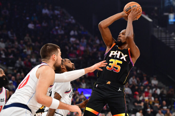 Ivica Zubac i Kevin Durant/Foto REUTERS