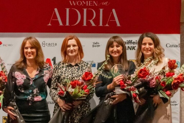 Foto Women in Adria