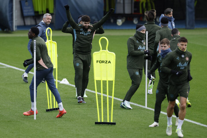 - Joško Gvardiol, Ruben Dias, James McAtee i Mateo Kovačić sa suigračima u Etihad Campusu/Foto REUTERS