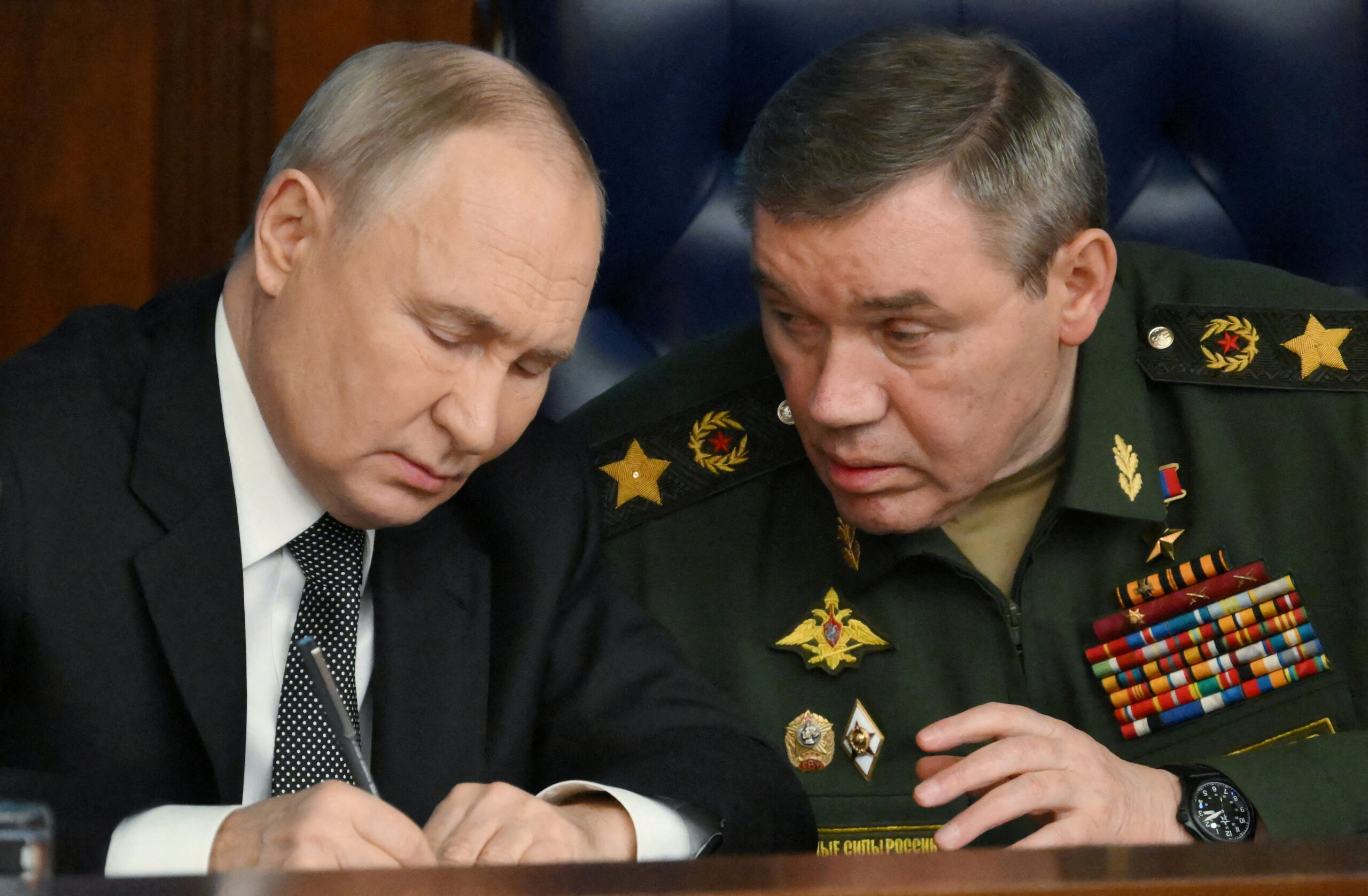 Vladimir Putin i Valerij Gerasimov / REUTERS