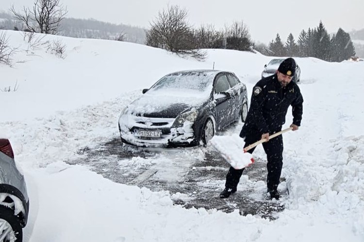 Foto PU ličko-senjska