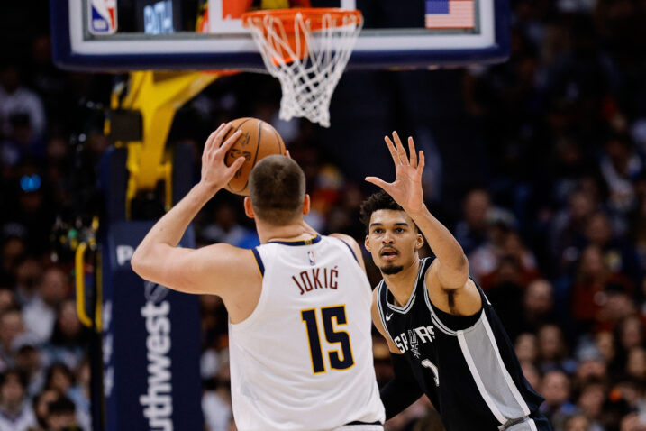 Nikola Jokić i Victor Wembanyama/Foto REUTERS