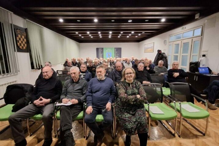 Sudionici i uzvanici godišnje skupštine Goranskih risova / Foto Z. HOLENKO