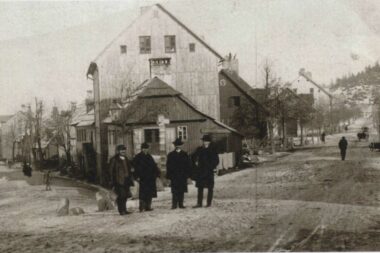 Susretište Supilove ulice i Lujzinske ceste nekad... / Foto ARHIVA OBITELJI PLEŠE