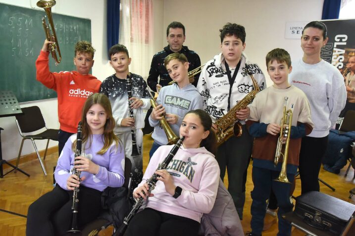 Dio mladih polaznika škole sviranja puhačkih instrumenata / Foto S. DRECHSLER