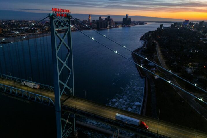 Most između kanadskog Windsora i američkog Detroita / Foto REUTERS/Carlos Osorio