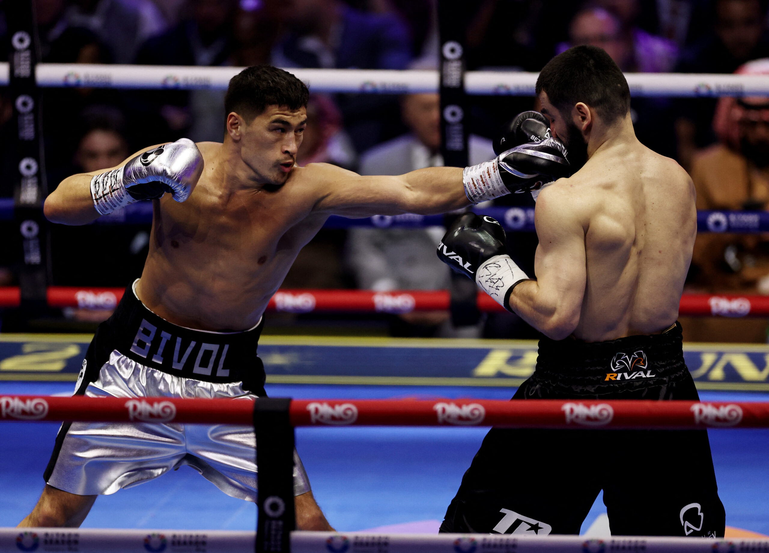 Dmitrij Bivol i Artur Beterbiev/Foto REUTERS