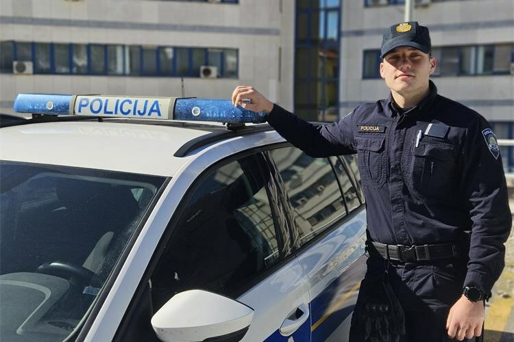 Policijski vježbenik Luka Sabljak pokazao prisebnost i humanost u pravom trenutku / Foto Glas Istre